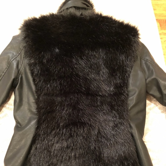 BLANKnyc VEGAN LEATHER AND FAUX FUR JKT W ZIP SZ S - Picture 6 of 8